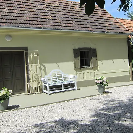 Gara Private Escape With Modern Comfort And Spacious Covered Terrace 度假居 *