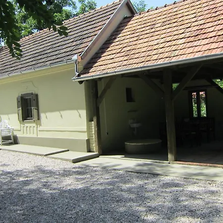 Gara Private Escape With Modern Comfort And Spacious Covered Terrace * Garabonc