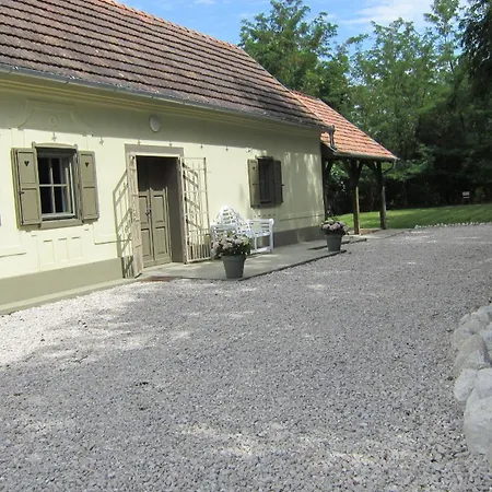 Gara Private Escape With Modern Comfort And Spacious Covered Terrace